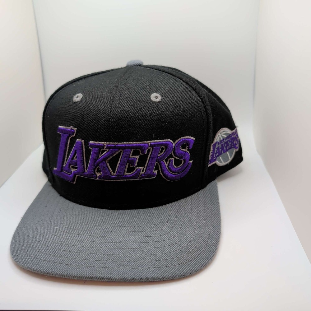 Adidas Snapback Hat Mens OSFA Black Grey Lakers NBA Embroidered Flat Brim Cap